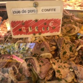 Joues de porc confites